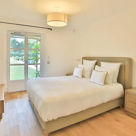 Sumptuous Facing The Bay Of Canebiers Villa Saint-Tropez
